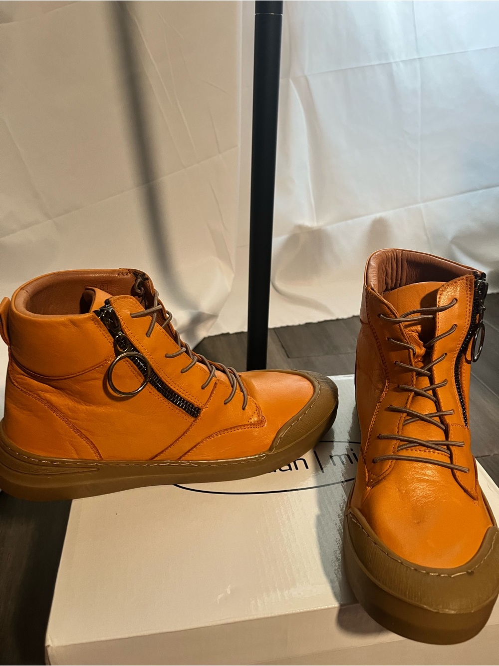 Sheridan Mia Alba Orange Leather Side-Zip Ankle Boots NIB EU39 US 8.5-9
